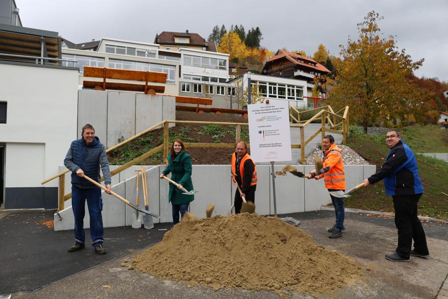 Offizieller Spatenstich für den 2. Bauabschnitt in Gütenbach