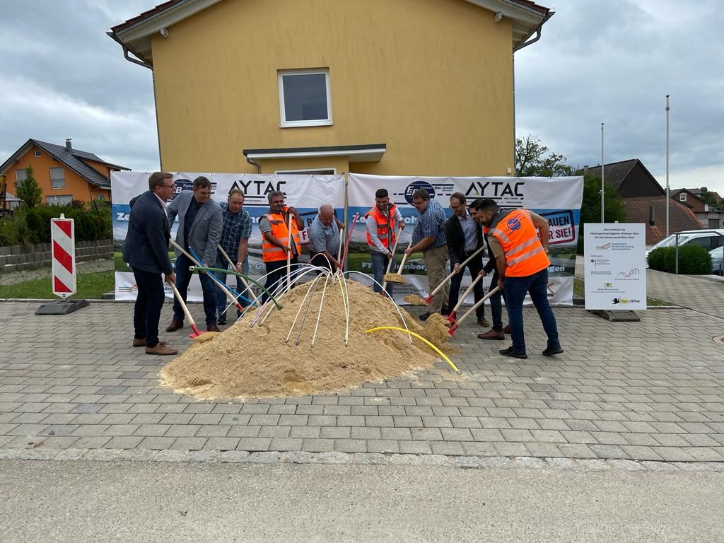 Offizieller Spatenstich für das Ausbauprojekt „Kommingen-Riedöschingen“