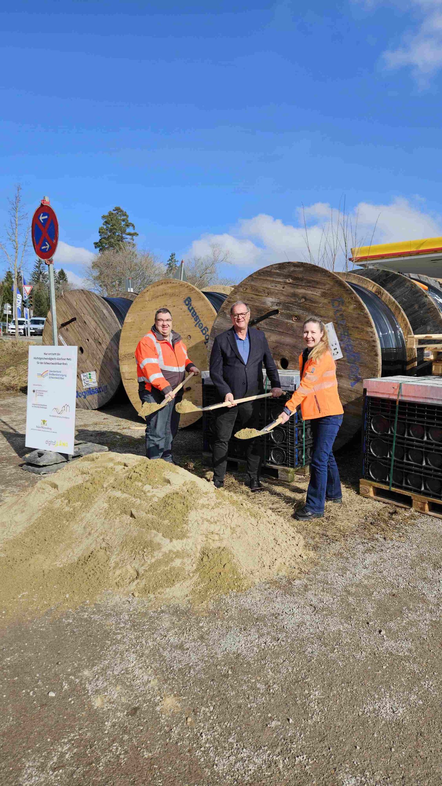 Spatenstich für das Ausbauprojekt Goldenbühl Gewerbegebiet und Schulen