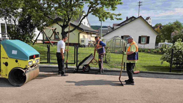 Offizieller Spatenstich für das Ausbauprojekt „Blumberg-Riedböhringen“